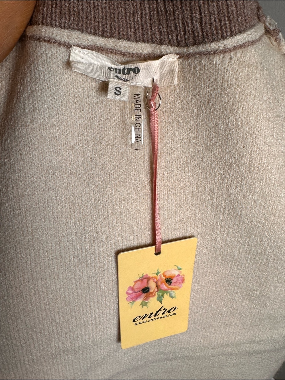 entro Cream and Taupe Knit Top / BNWT - Picture 3 of 3